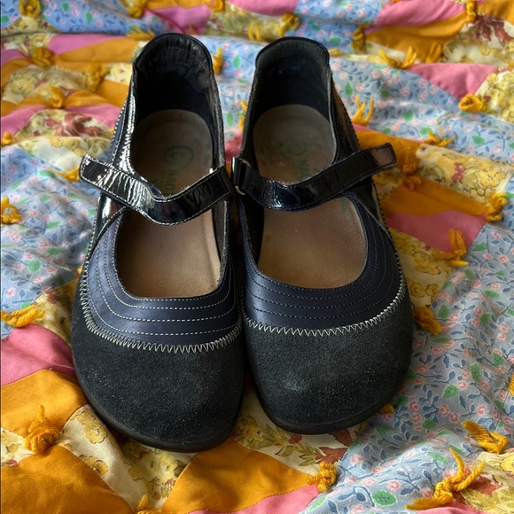 Naot Navy Mary Janes - Picture 1 of 5